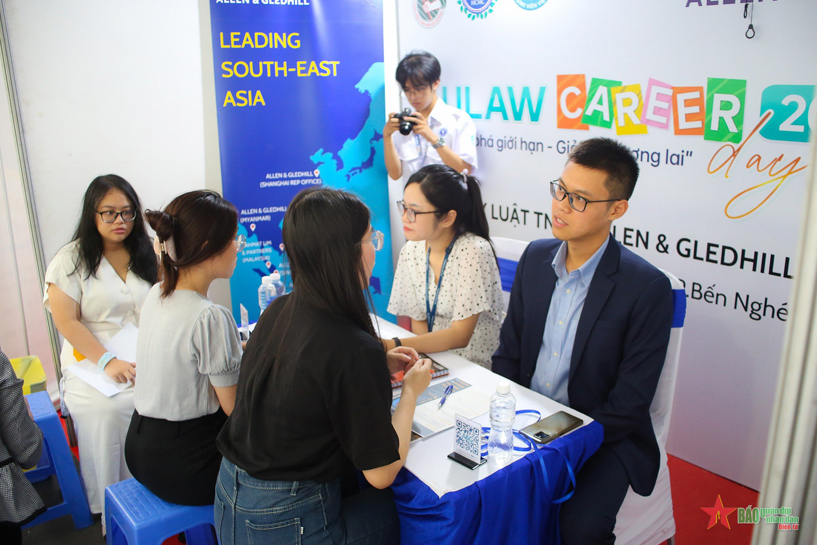 Kết nối việc làm cho sinh viên từ Ngày hội “Ulaw Career Day” 